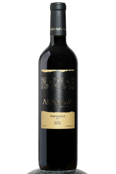 bottle of Aranwa Tempranillo wine