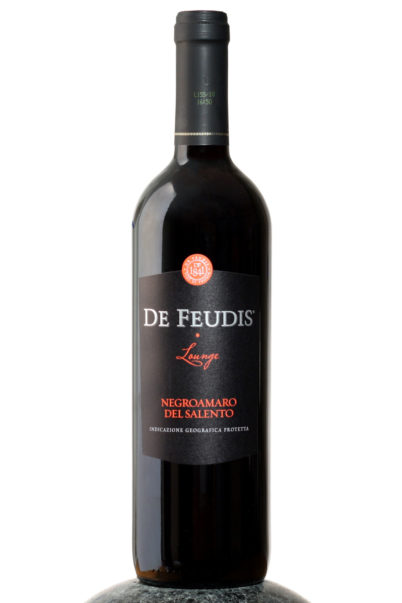 bottle of De Feudis Lounge Negroamaro del Salento wine