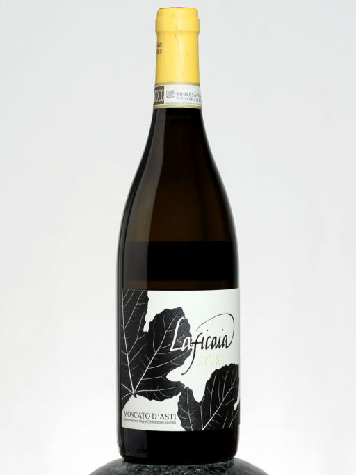 bottle of Laficaia Moscato D´Asti wine