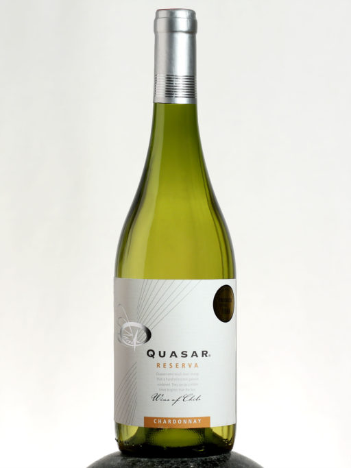 bottle of Quasar Reserva Chardonnay wine